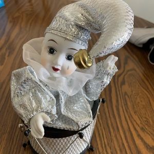 Chadwick Musical Pierrot Porcelain - Music Box plays “Send In the Clowns”.